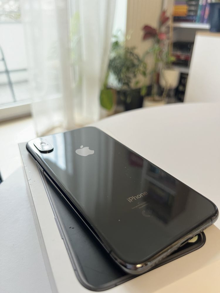 iPhone XS space grey 64GB stan idealny, folia zabezpieczająca