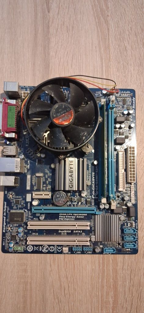 Płyta główna mobo Gigabyte LGA 775 G41MT-S2PT + procesor CPU + 2GB ram