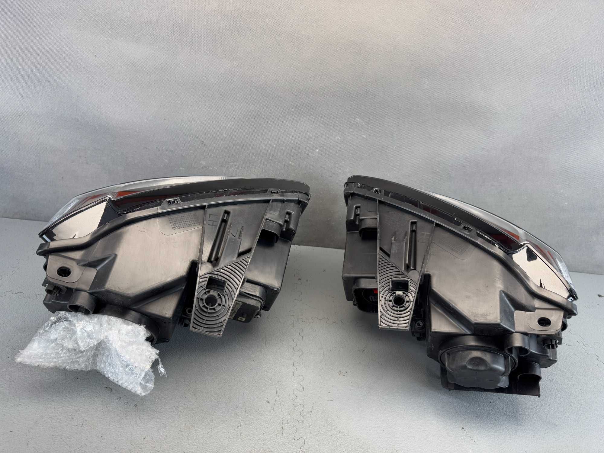 Jeep Grand Cherokee IV Lift 13-17r. Lampy Przód Bi-Xenon Lewa+Prawa EU
