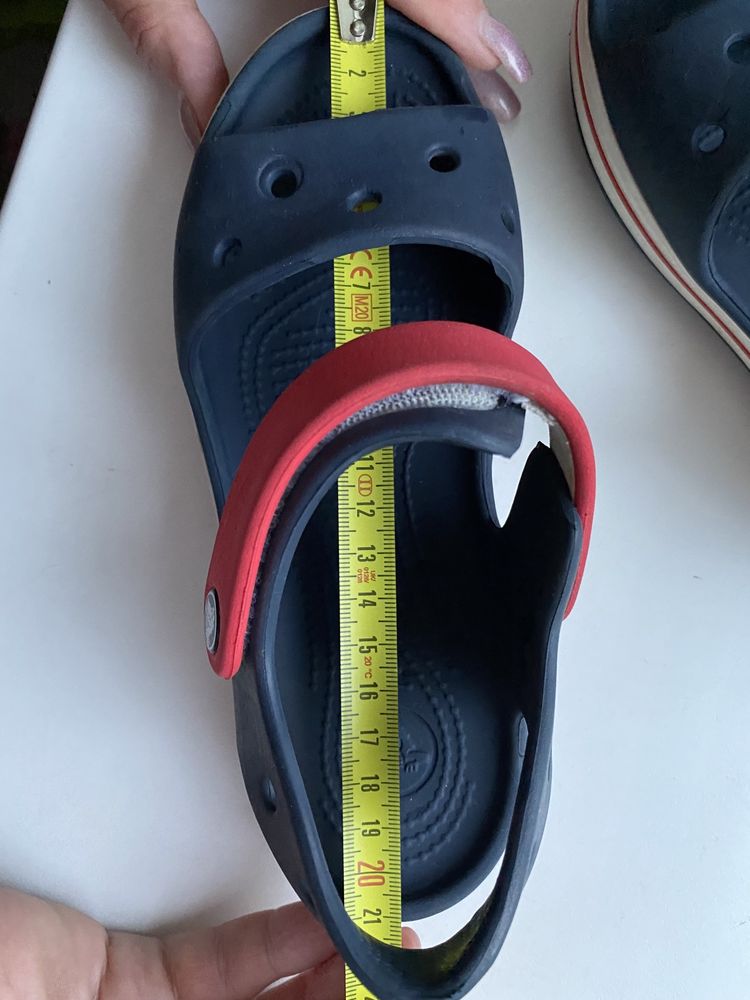 Продам CROCS  на мальчика Б/у