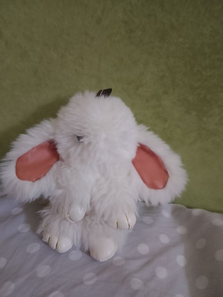 Кролик білий пухнастий- 50 грн