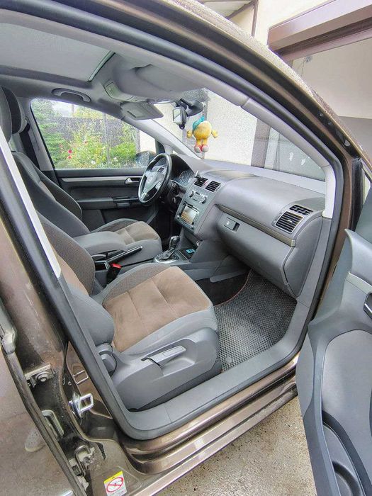 Volkswagen Touran 2011