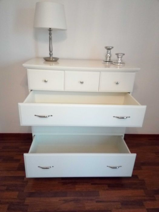 Cómoda de quarto Ikea