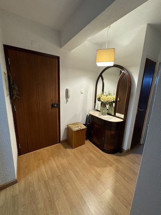 Movel de entrada / Aparador com espelho antigo