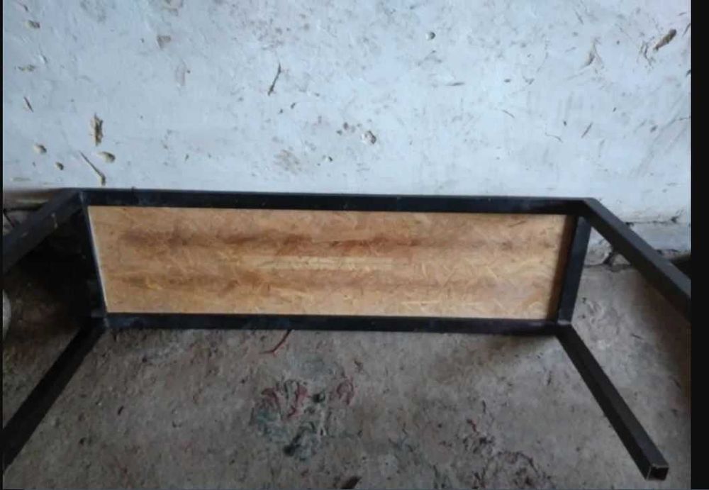 Каркас металический лавочка,кушетка,скамейка из квадратной трубы.