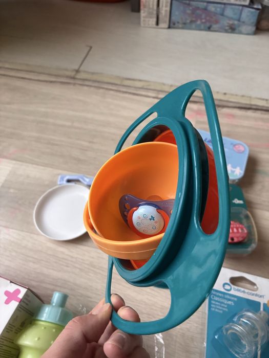 Tigela giratoria com tampa antiqueda antiderramar