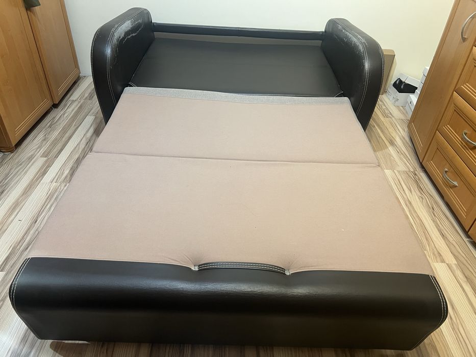 Dwuosobowa sofa pojemnik