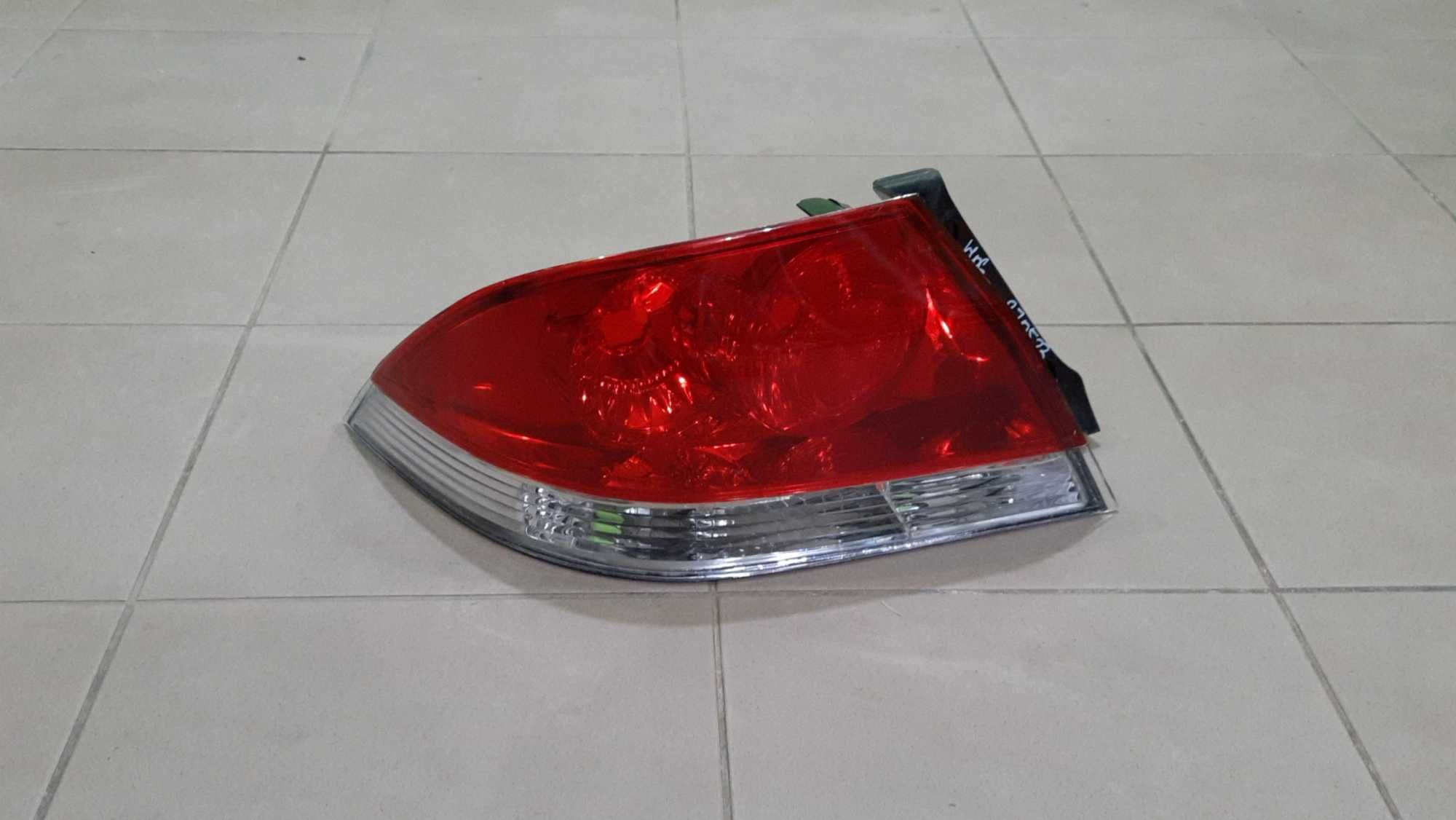 Ліхтар фонарь Мітсубісі Mitsubishi Lancer 9 03-11 Grandis 03-11 правий