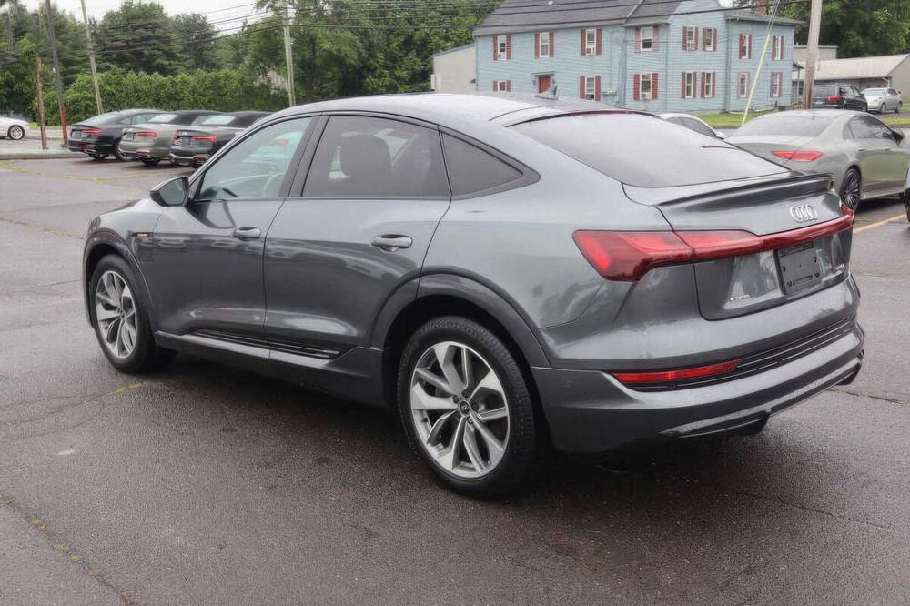 Audi e-tron Sportback quattro Premium Plus      2021