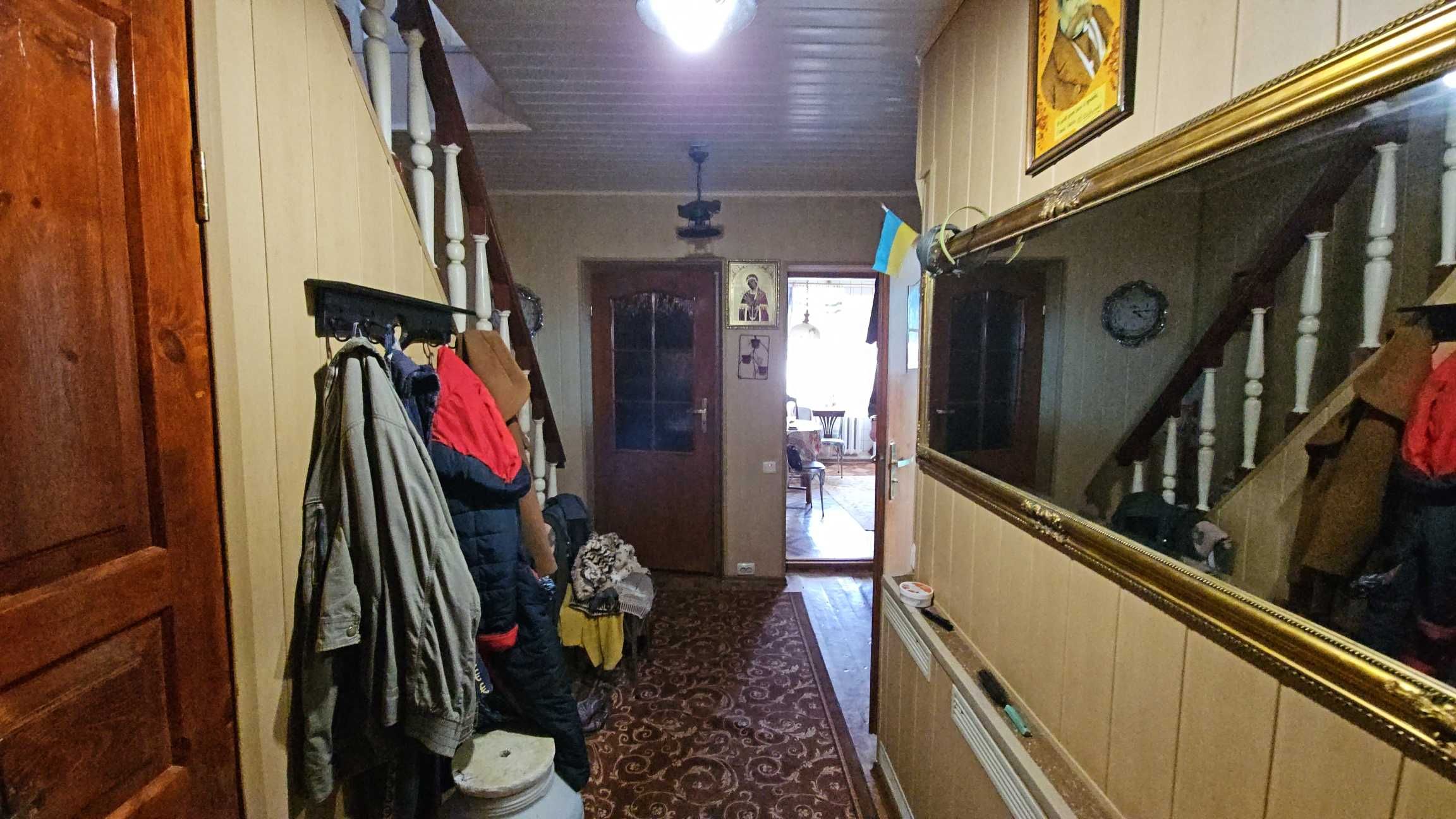 Будинок з цікавою архітектурною думкою! - є відеоогляд будинку!