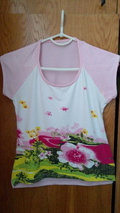 Bluzka z kwiatkiem krótkim rękawem dżetami cyrkoniami kamykami śliczna