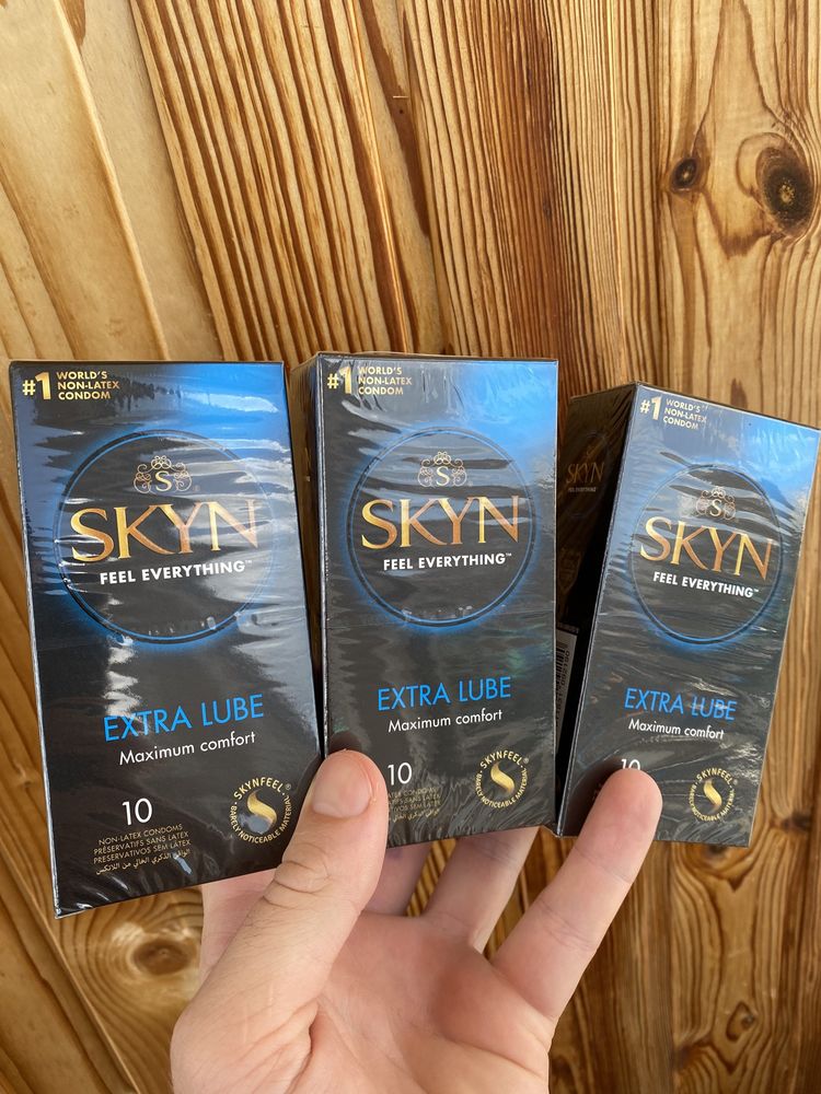 Коробка Skyn Exstra Lube 10 штук