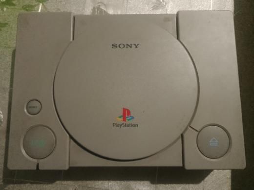 Консоль Playstation 1