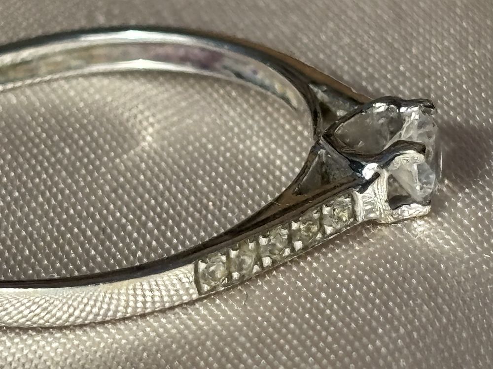 Pierścionek złoty próba 750 z diamentem 0.25 ct