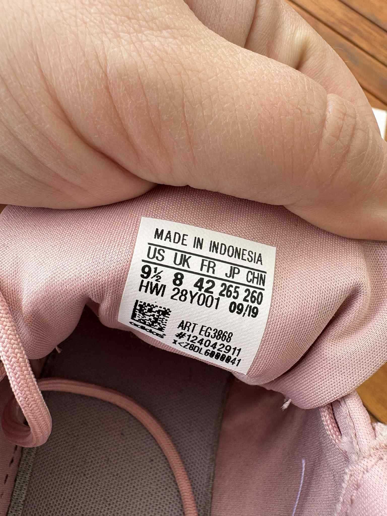 Buty damskie Adidas do biegania QT RACER r.42 różowe