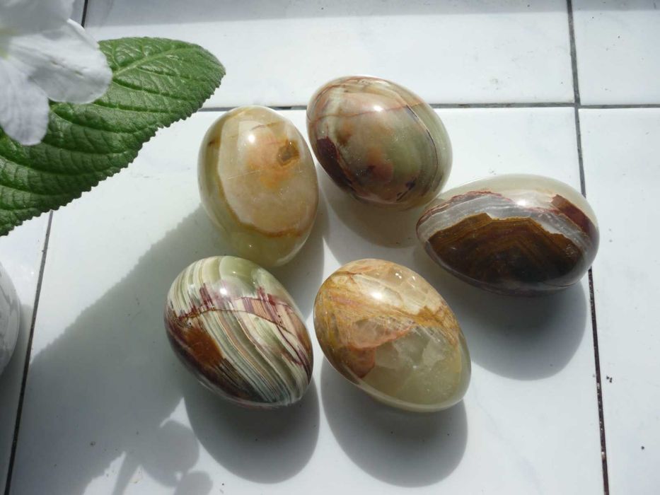 Bibeloty Jaspis,jajka duże, 250 gr. różne kolory.