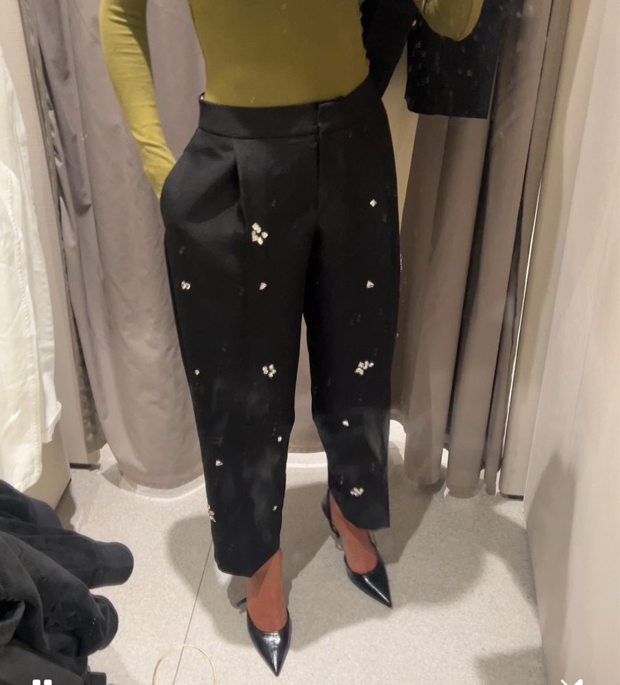 Брюки Zara в стрази. Розмір XS