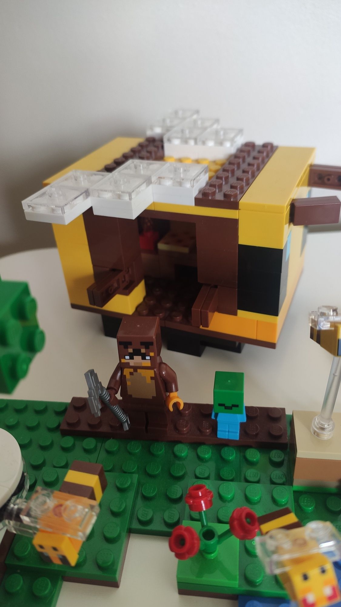 Klocki LEGO Minecraft 21241 Pszczeli ul kompletne