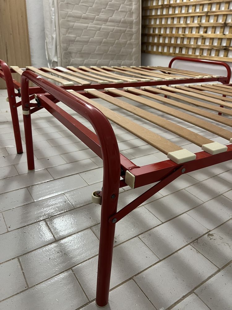 2 camas individuais 185x80 com pés dobráveis