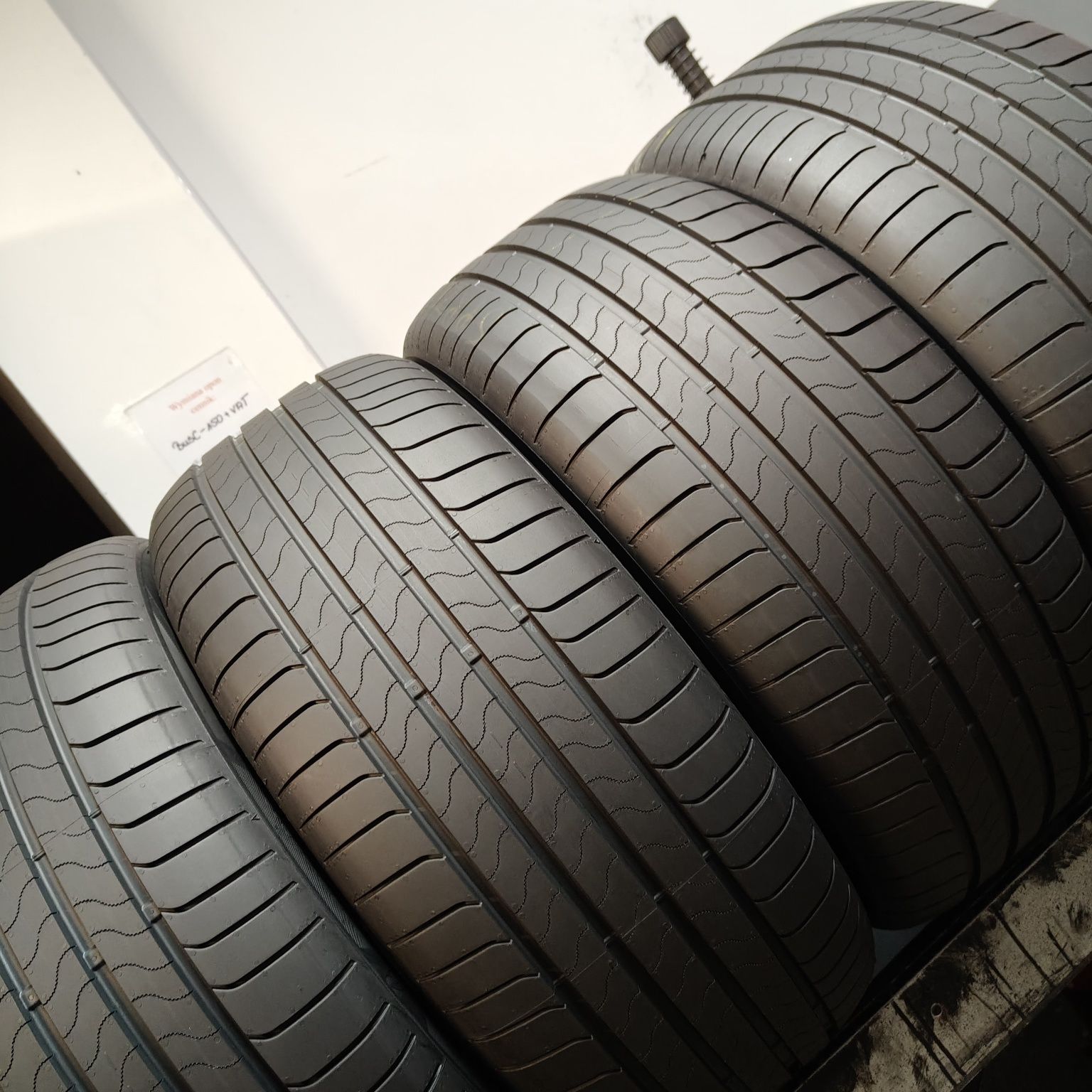 255/45/19 Sprzedam komplet opon letnich Bridgestone