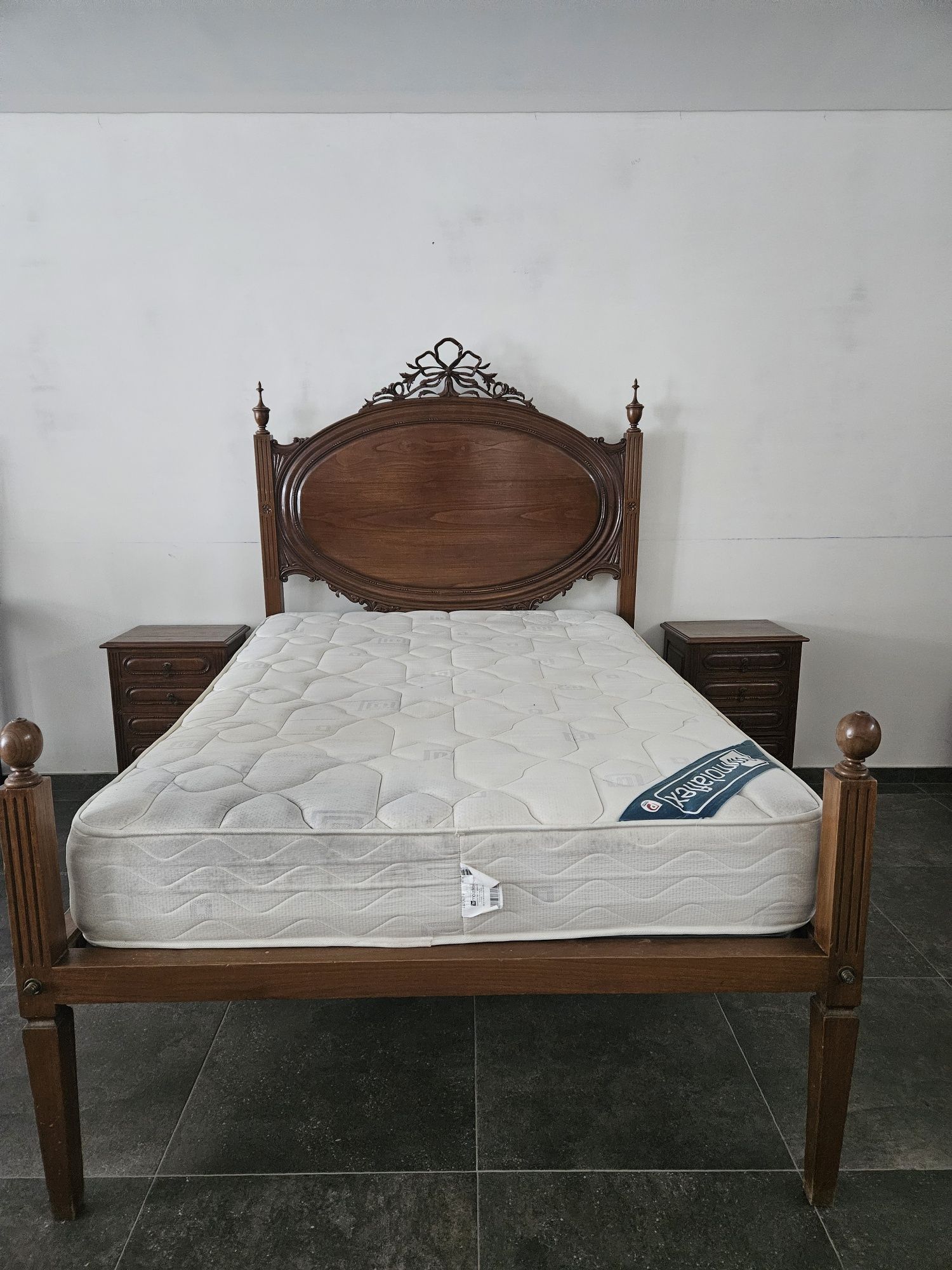 Mobilia completa de quarto D.Maria