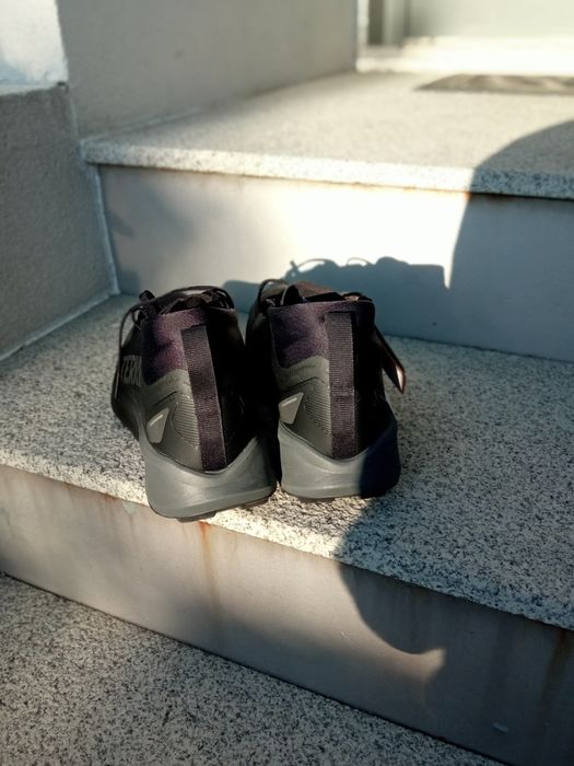 Sapatilhas de trail running impermeáveis novas n 42 2/3