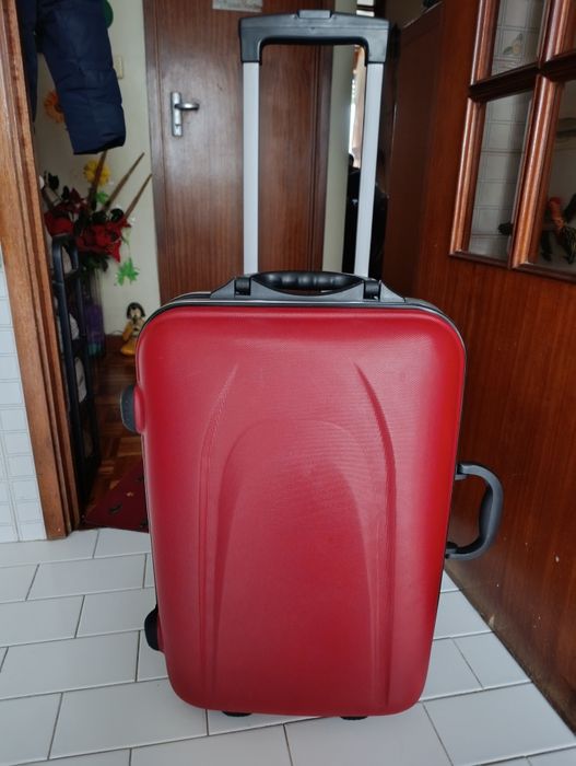 Mala de Viagem Vermelha