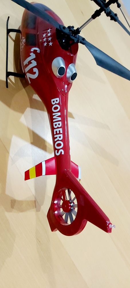 Helicóptero "Art-Tech"