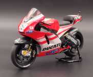 1:12 Minichamps Ducati Desmosedici #69 Nicki Hayden MOTOGP 2011 No Box