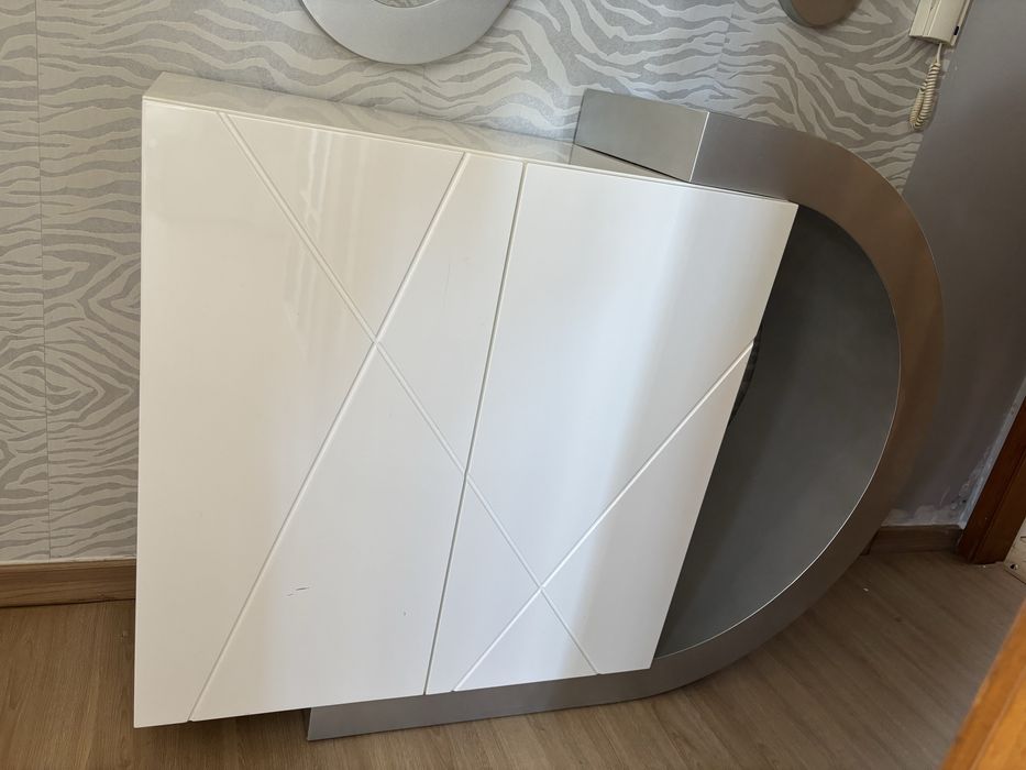 Móvel de sala com arrumacao