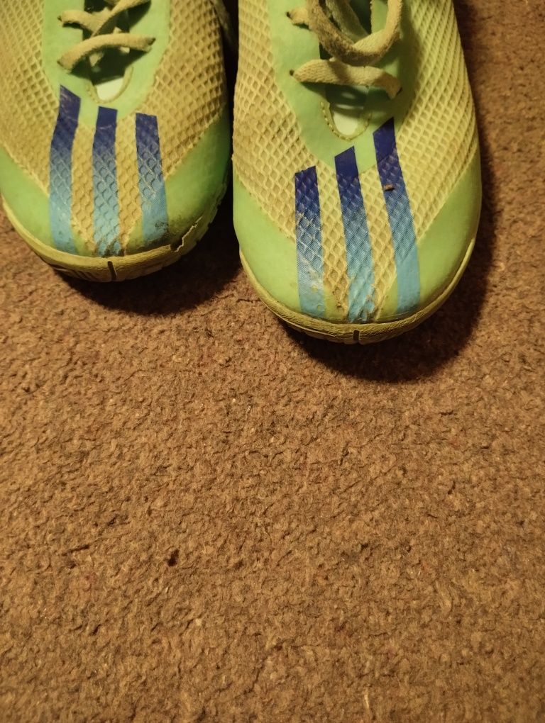 Футзалки Adidas р.39 б/у