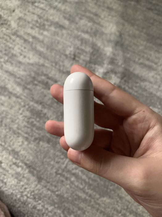 AirPods оригинал первого поколения