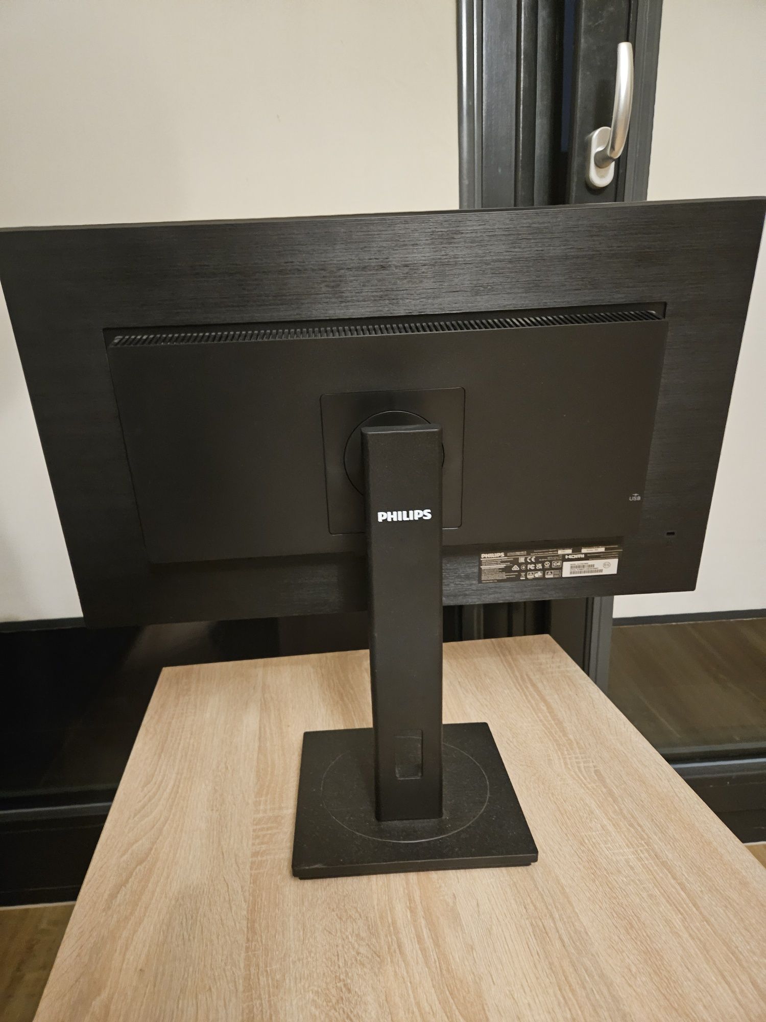 Monitor Philips 27 Nie działa i jest zepsuty