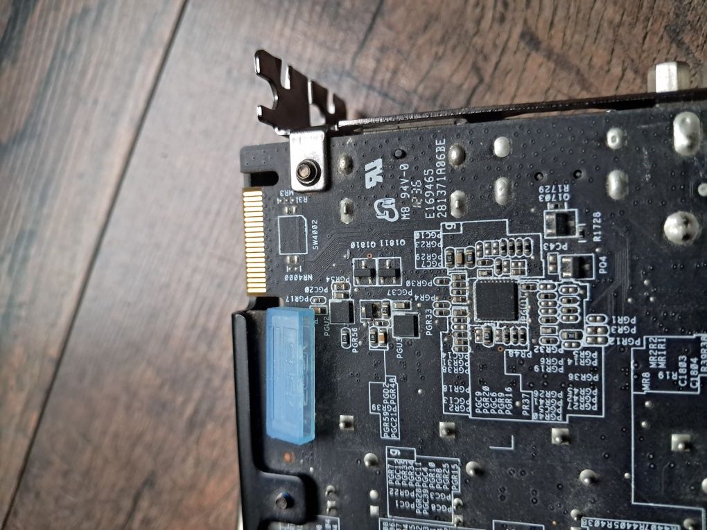 Karta graficzna ASUS AMD Radeon HD 7770 DirectCU