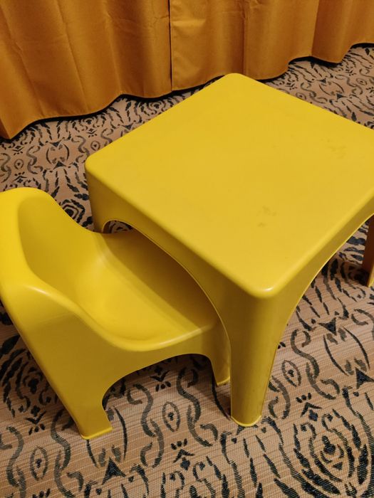 Комплект дитячий столик та стілець