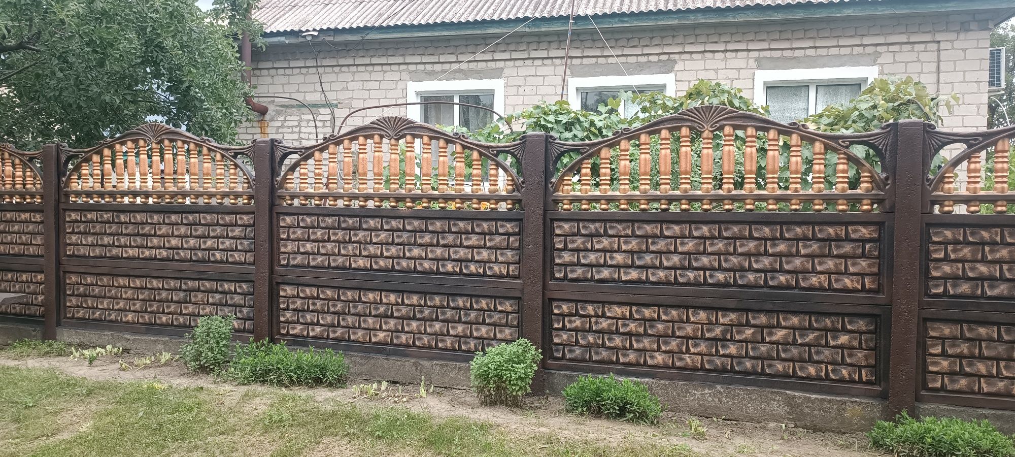 Покраска бетонных Заборов