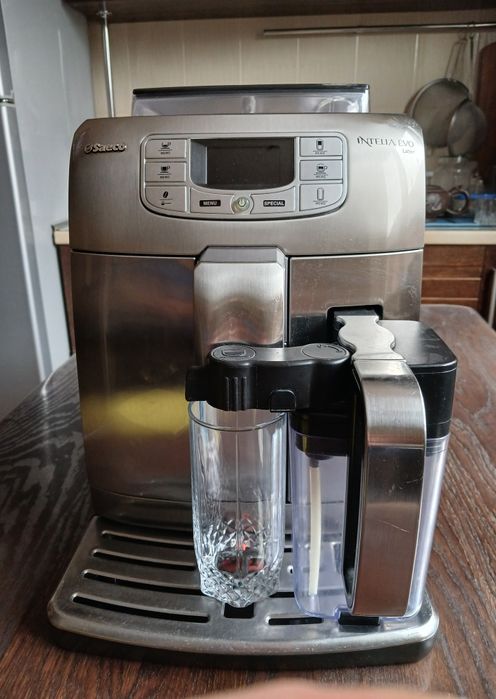 Кавомашина SAECO intelia evo+latte