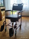 Wózek inwalidzki toaletowy