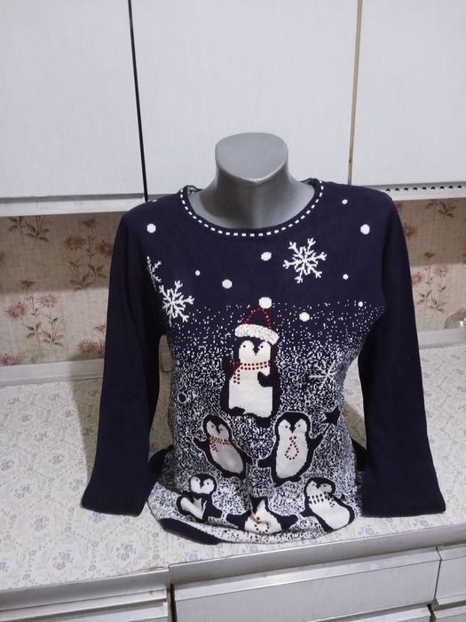 Продам женские свитера