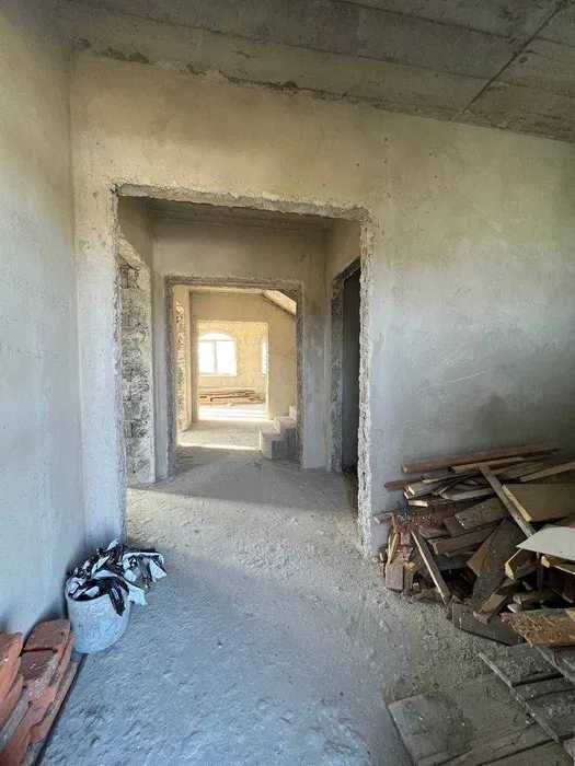 Будинок в передмісті 200м² / 12 соток / Гараж