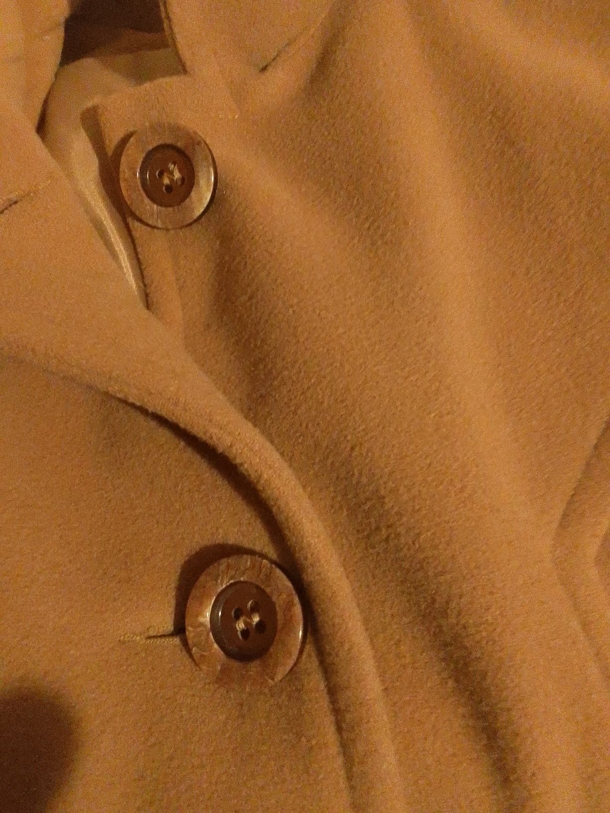 Piękny brązowy płaszcz w bardzo dobrym stanie.