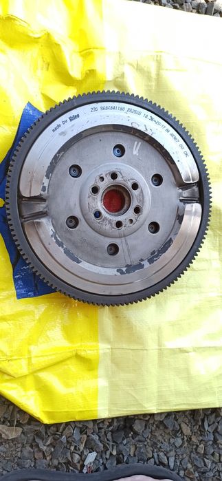Продам двомасовий маховик Valeo 9684841180