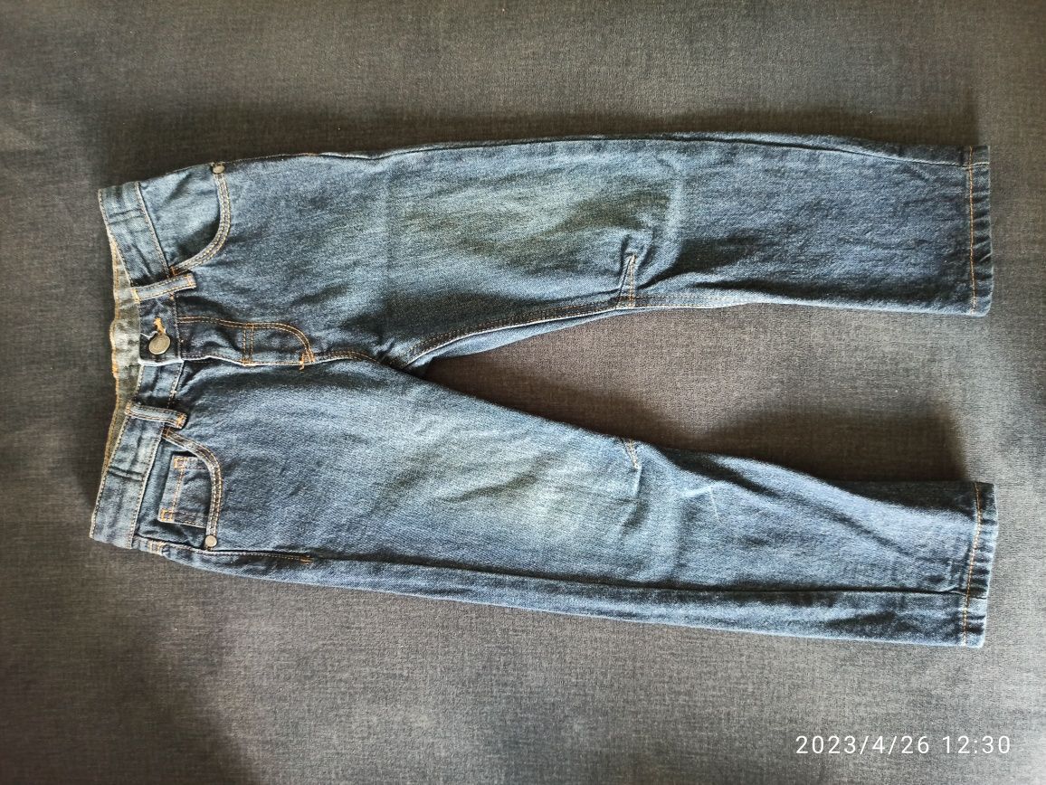 Spodnie jeans 104-110