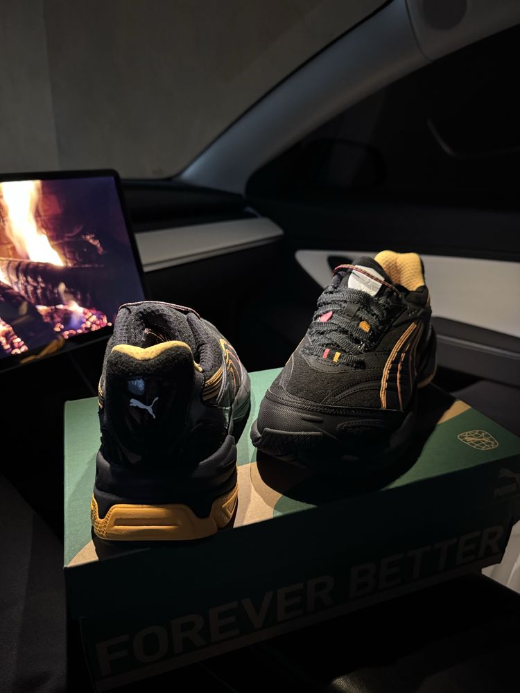 Оригінальні Кросівки Puma Scuderia Ferrari Velophasis Neon 308469_01