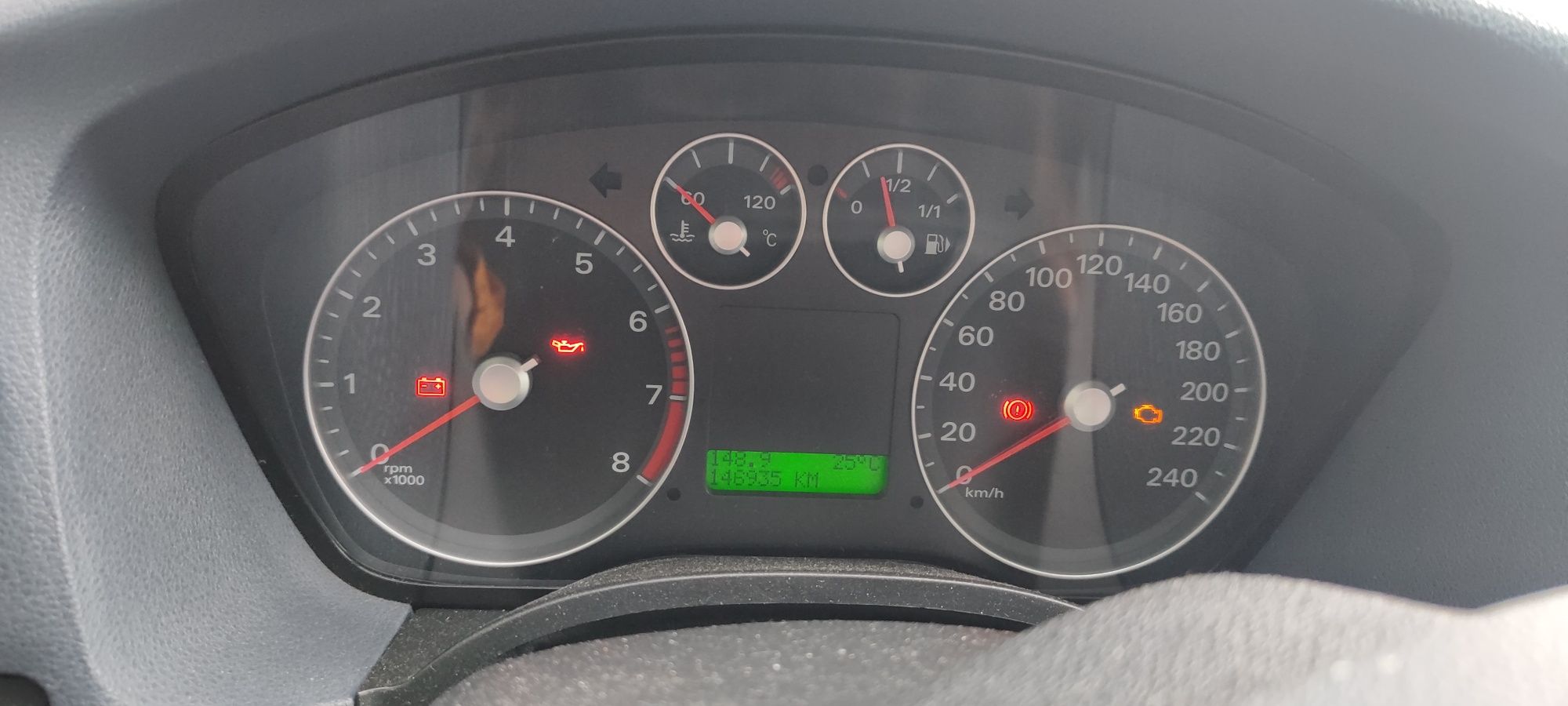 Ford Focus Mk 2, 1.6 benzyna, hatchback, klima, gotowy do jazdy