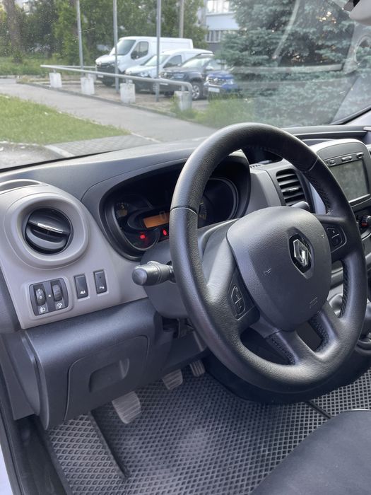 Renault Trafic 8+1 Срочно Vivaro Vito Transporter