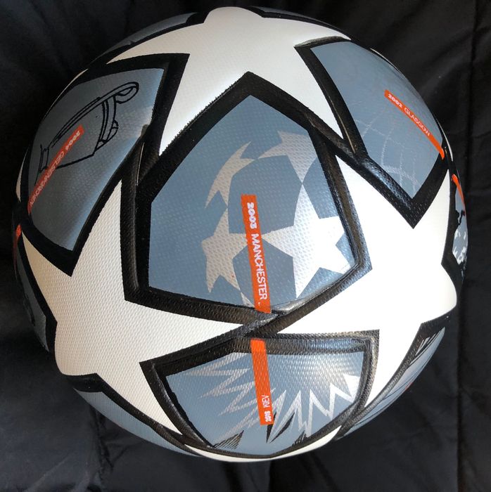 Безшовний футбольный мʼяч CHAMPIONS LEAGUE для ассфальту і трави