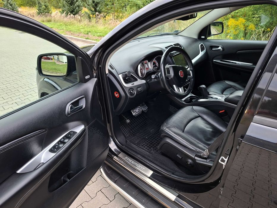 FIAT FREEMONT 2.0d 170KM*AUTOMAT*4x4*7-OSÓB*skóry*DVD*serwis*keyless