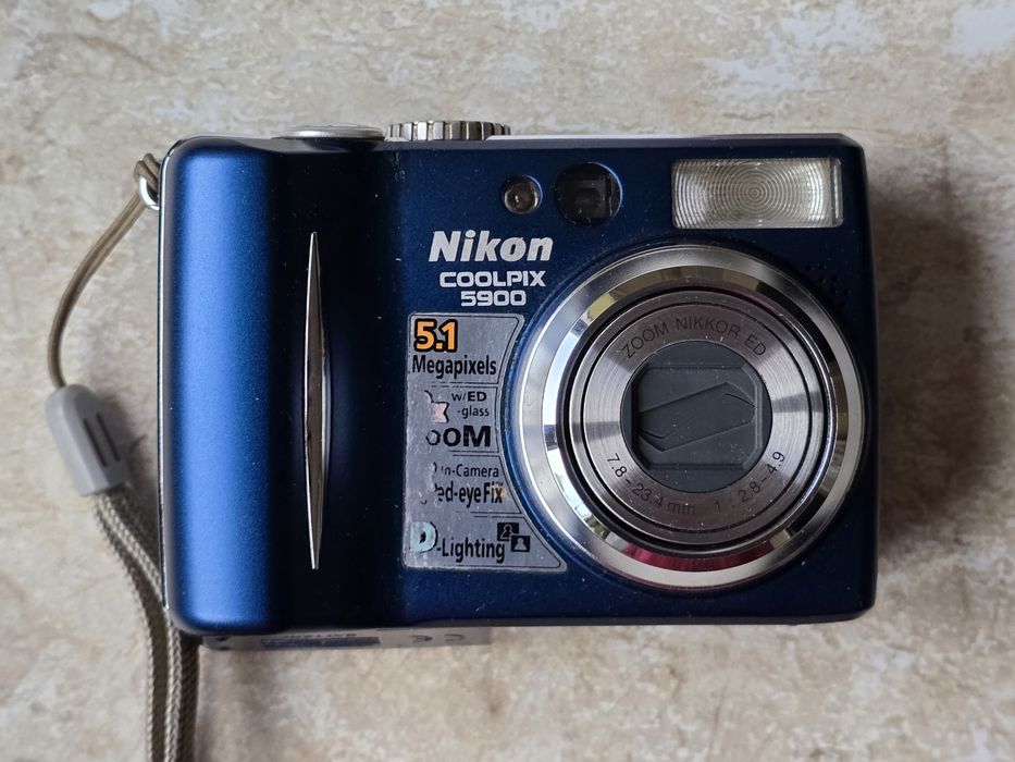 Фотоапарат Nikon Coolpix 5900
