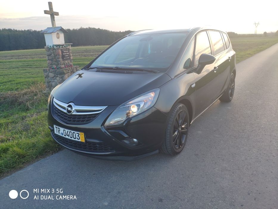 Zafira 7 osobowa benzyna z realnym przebiegiem 140 tys i bogatym wypos